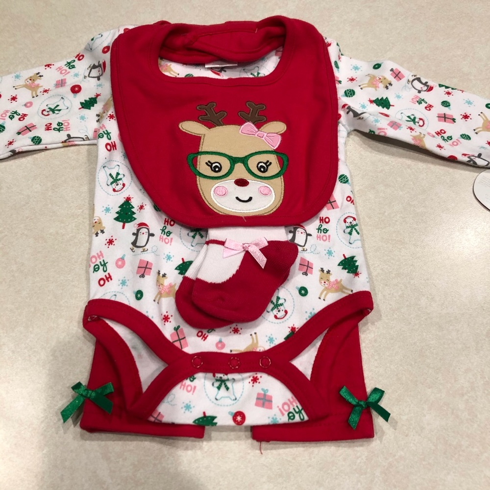 SOLD!!!    NWT Christmas outfit girls size 3-6m - Picture 9 of 12